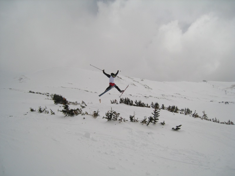 Jesse Hensley skiing
